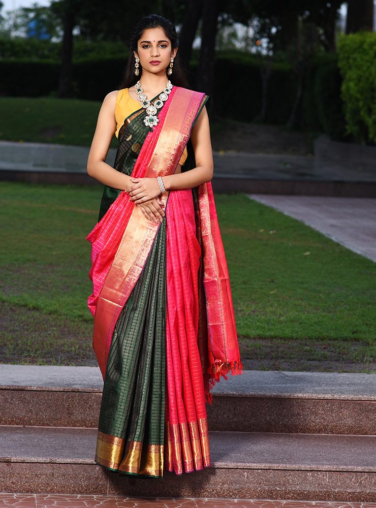 Celebrity Saree Draper - Dolly Jain - Fastest saree draping Record