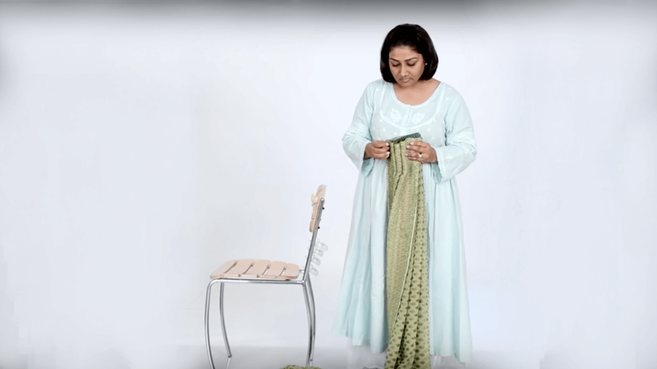 Making flawless Pleats with Saree Pegs